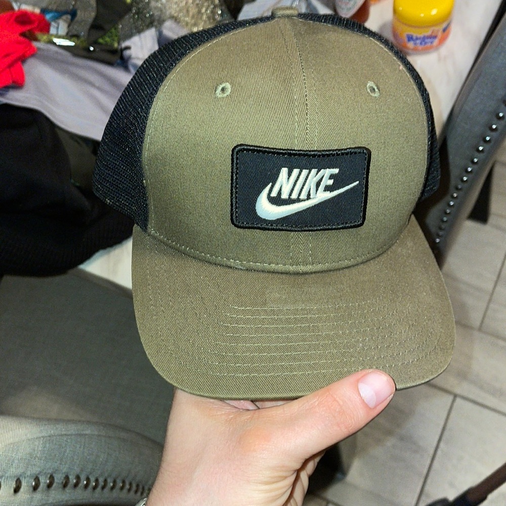 Nike cap in army green - never worn.